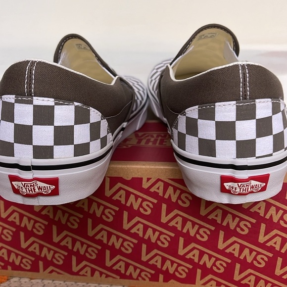 Vans WMNS Classic Slip-On Color Theory Checkerboard•
VN000BV29JC
Sneakers - Picture 5 of 16